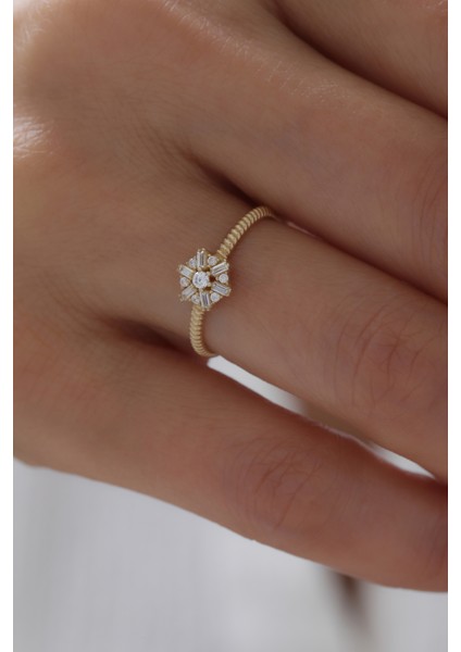 14 Ayar Altın Kristal Baget Yüzük