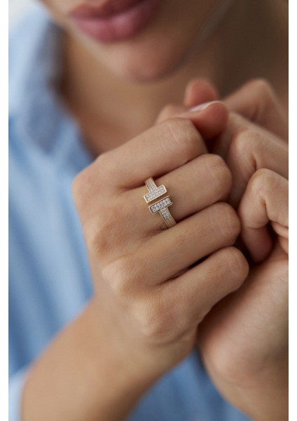 14 Ayar Altın Taşlı T Yüzük