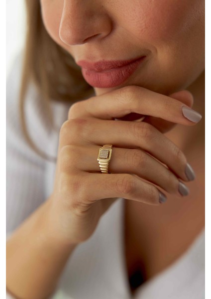 14 Ayar Altın Kare Taşlı Baget Yüzük fiyatları