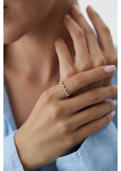 14 Ayar Altın Taşlı Zikzak Yüzük