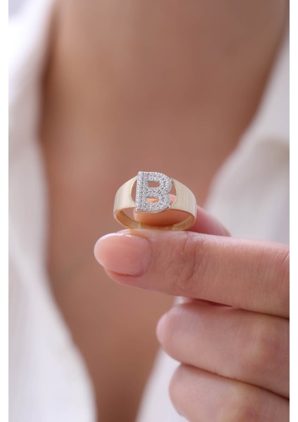 14 Ayar Altın Düz Model Taşlı Harf Yüzük fiyatları