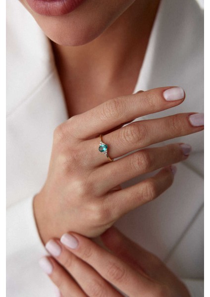 14 Ayar Altın Oval Zümrüt Yüzük