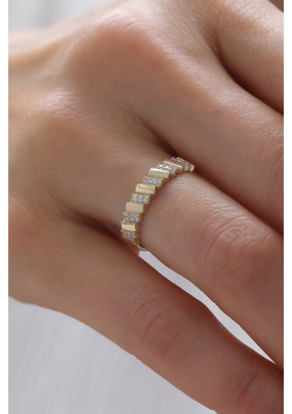 14 Ayar Altın Yarı Taşlı Çizgi Yüzük fiyatları