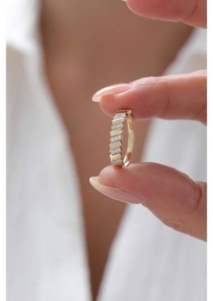 14 Ayar Altın Yarı Taşlı Çizgi Yüzük modelleri