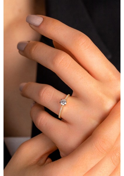 Altın Kadın Klasik Tektaş Yüzük fiyatları