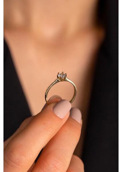 Altın Kadın Klasik Tektaş Yüzük