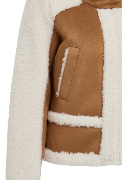 Kaprun Kadın Bej Kısa Teddy Mont 24WGP5292FF fırsatları