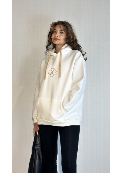 Kadın Kapüşonlu Nakış Baskı Detaylı Kanguru Cepli Uzun Kol Oversize Sweatshirt