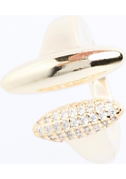 Altın Rengi Geometrik Figürlü Parlak Taşlı Modern Yüzük modelleri