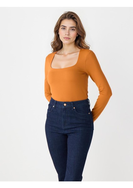 Karamel Dar Kesim Uzun Kollu Kare Yaka Örme Bluz modelleri