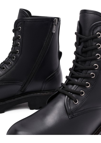 Kadın Siyah Fermuarlı Deri Postal Bot 25WFD281218