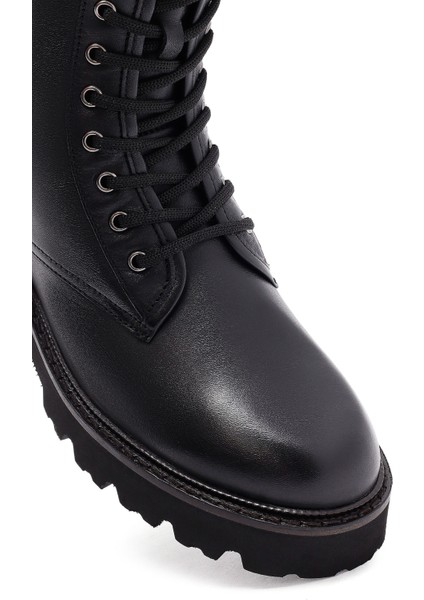 Kadın Siyah Fermuarlı Deri Postal Bot 25WFD281218