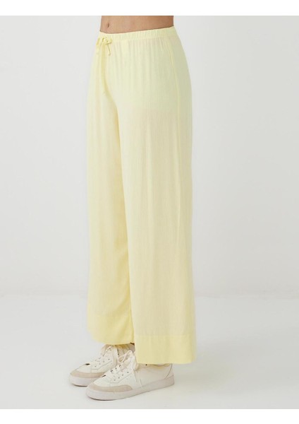 Sarı Normal Paça Normal Bel Düz Kesim Dokuma Pantolon fırsatları