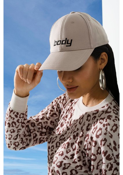 Body Nakışlı Siperli Beyzbol Taş Şapka fırsatları