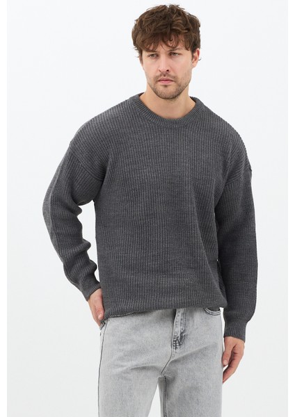 Erkek Koyu Füme Regular Fit Bisiklet Yaka Örgülü Triko modelleri