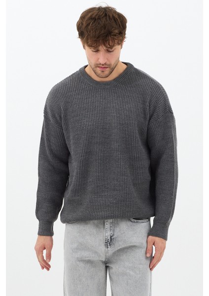 Erkek Koyu Füme Regular Fit Bisiklet Yaka Örgülü Triko fırsatları