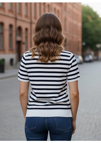 Kadın Çizgili Polo Yaka Triko Bluz – Lacivert Beyaz – Kısa Kollu – 36-40 Beden Uyumu modelleri