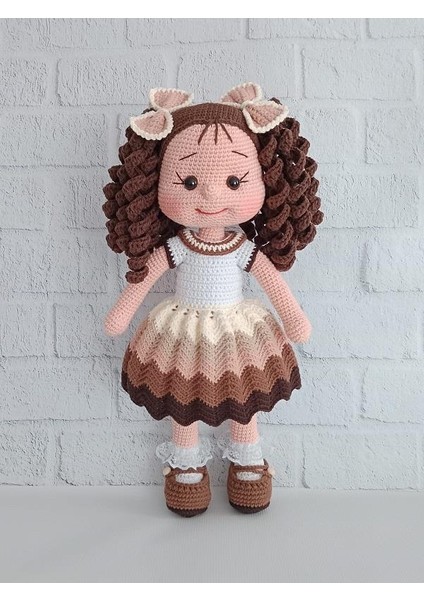 Çikolata Düşü Kıvırcık Saçlı Karnaval Bebek Amigurumi Organik Oyuncak
