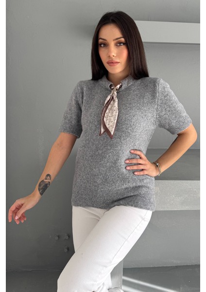 Kadın Kısa Kollu Fular Detaylı Triko Kazak – Soft Elegance