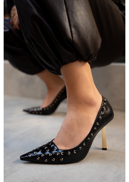 Elvis Siyah Deri Kadın Zımba Detaylı Topuklu Ayakkabı