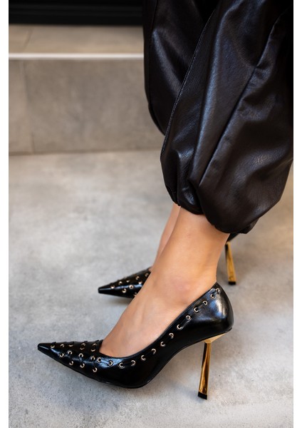 Elvis Siyah Deri Kadın Zımba Detaylı Topuklu Ayakkabı fırsatları