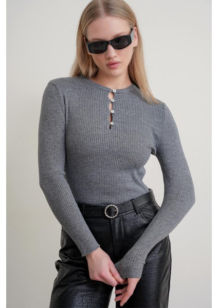 6982 Kadın Britli Detaylı Yumuşak Basic Kazak Gri fiyatları