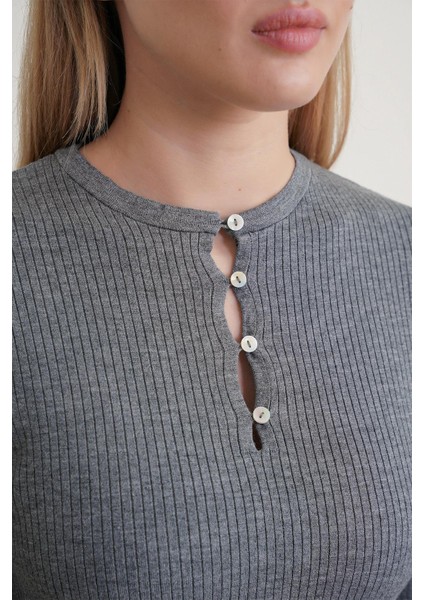 6982 Kadın Britli Detaylı Yumuşak Basic Kazak Gri fırsatları