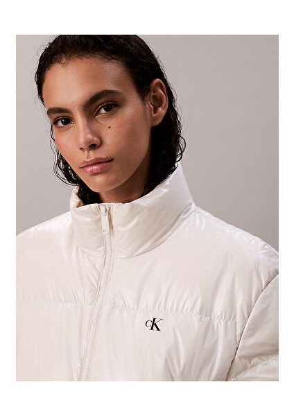 Kadın Beyaz Puffer Mont modelleri