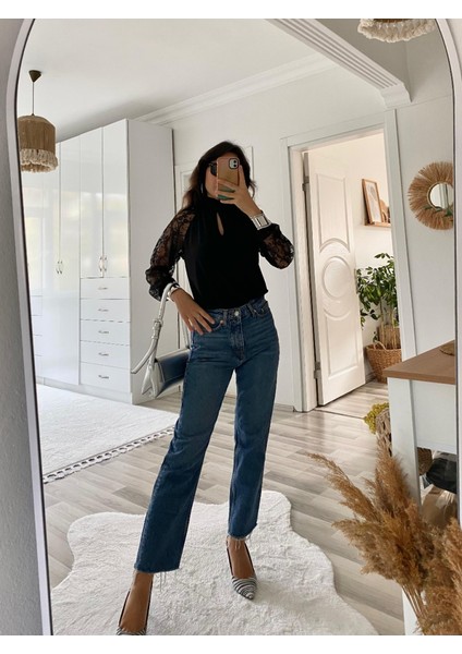 Ulak Handmader Kadın Uzun Kollu Göğüs Pencere Detay Yaka Boğazlı Kolları Tüllü Sandy Bluz