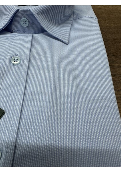 Açık Mavi Ince Çizgili Erkek Gömlek modelleri