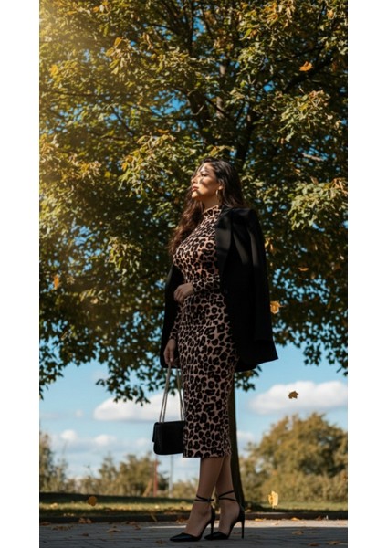 Ulak Handmader Kadın Uzun Kollu Balıkçı Yaka Leopar Desenli Midi Boy Elbise