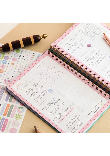 2026 A5 Spiralli Renkli Haftalık Ajanda 12 Aylık – Motivasyon Sayfalı Kırmızı Leopar modelleri