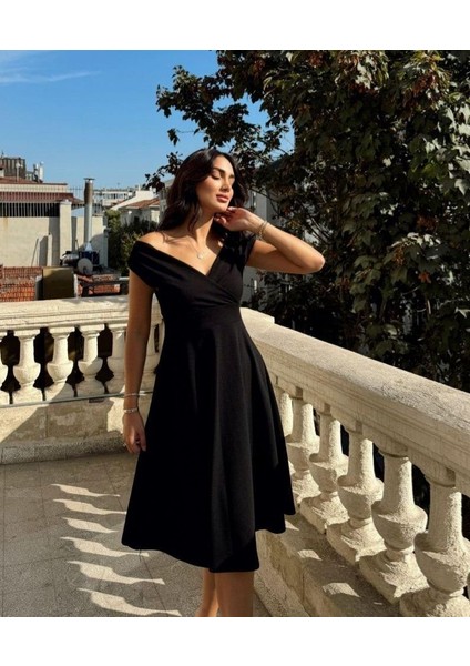 Ulak Handmader Kadın Kısa Kollu Kruvaze Yaka Eteği Volanlı Krep Elbise