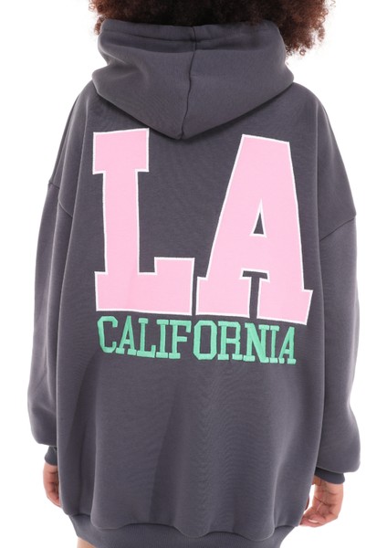 Kadın Kapüşonlu Kanguru Cepli Baskı Detaylı Uzun Kol Oversize Sweatshirt modelleri