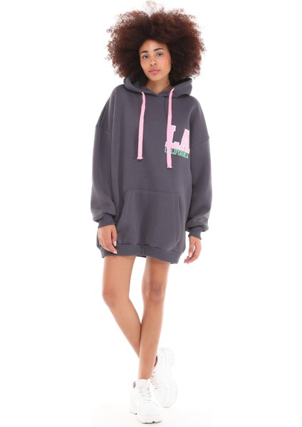 Kadın Kapüşonlu Kanguru Cepli Baskı Detaylı Uzun Kol Oversize Sweatshirt