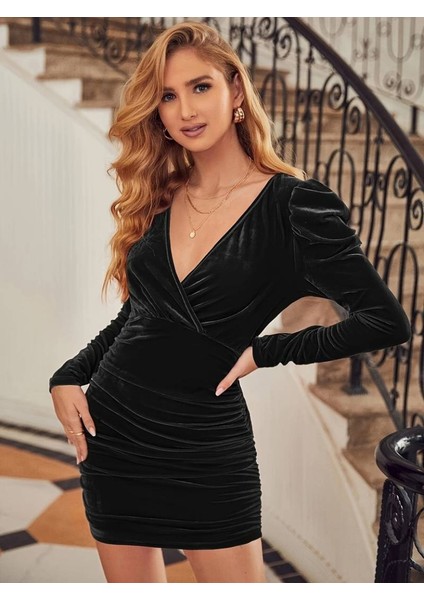 Emineulak Kadın Uzun Kollu Kruvaze Yaka Yanlardan Büzgülü Kadife Elbise