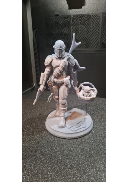 Mandolarian ve Bebek Yoda Aksiyon Figürü 20 cm Boy