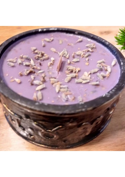 Arınma Huzur ve Ruhsal Dengeyi Desteklemek Için Lavanta Kokulu Mum