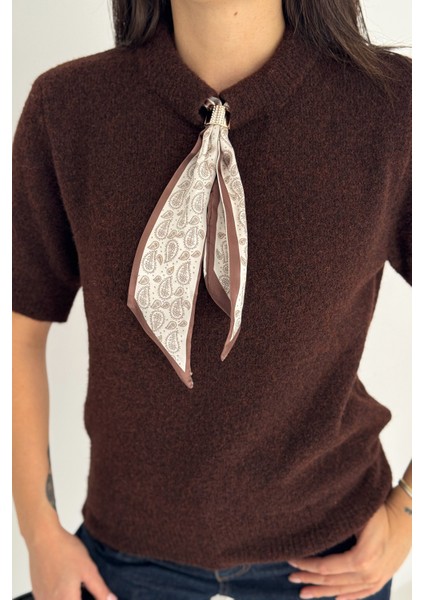 Kadın Kısa Kollu Fular Detaylı Triko Kazak – Soft Elegance fiyatları
