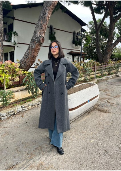 Çift Düğmeli Kemerli Kaşe Kaban