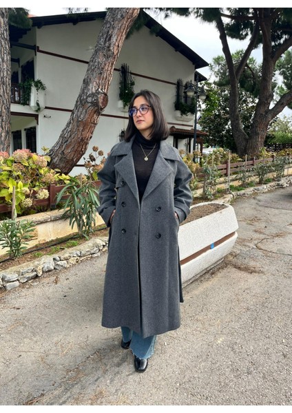 Çift Düğmeli Kemerli Kaşe Kaban