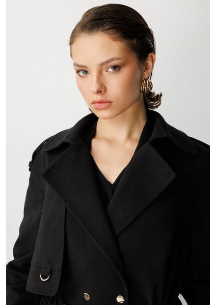 Beli Bağcıklı Apoletli Kaban 6037-26K fırsatları