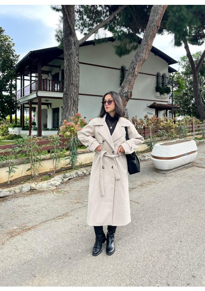 Çift Düğmeli Kemerli Kaşe Kaban