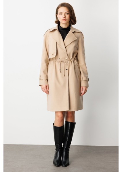 Beli Bağcıklı Apoletli Kaban 6037-26K