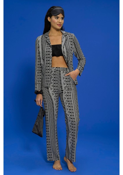 7'li Viskon Hem İçeride Hem Dışarıda Asimetrik Desen Siyah Pijama Takımı