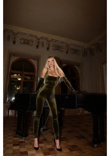 Kadın Omuz Askılı Kare Yaka Uzun Eldiven Detay Kadife Kumaş Tulum fiyatları