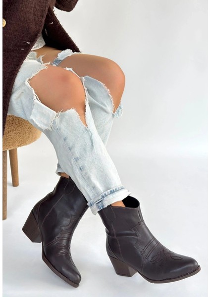 Akver Acı Kahve Cilt Topuklu Bot modelleri