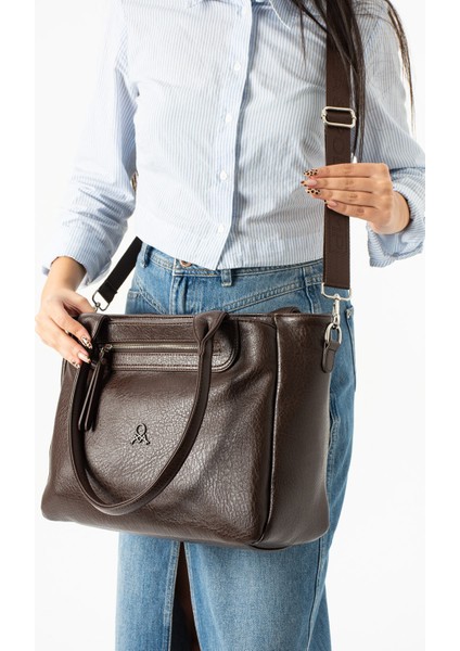 Kadın Omuz Çantası – Suni Deri, Geniş Hacimli, Çok Bölmeli, Şık ve Günlük Kullanıma Uygun Kol Çantası