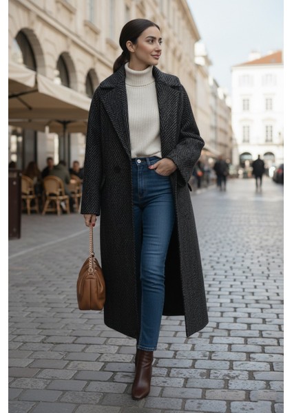 Balık Sırtı Detaylı Astarlı Uzun Kışlık Kadın Kaşmir Kaban