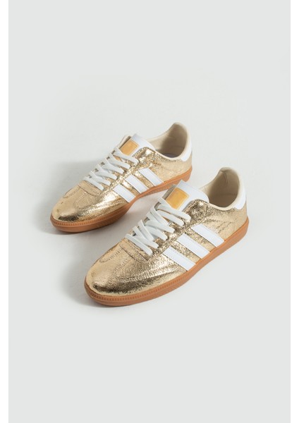 Şeritli Ince Taban Bağcıklı Trend Kadın Spor Ayakkabı modelleri